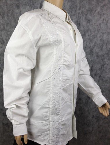 CAMISA COM BORDADOS