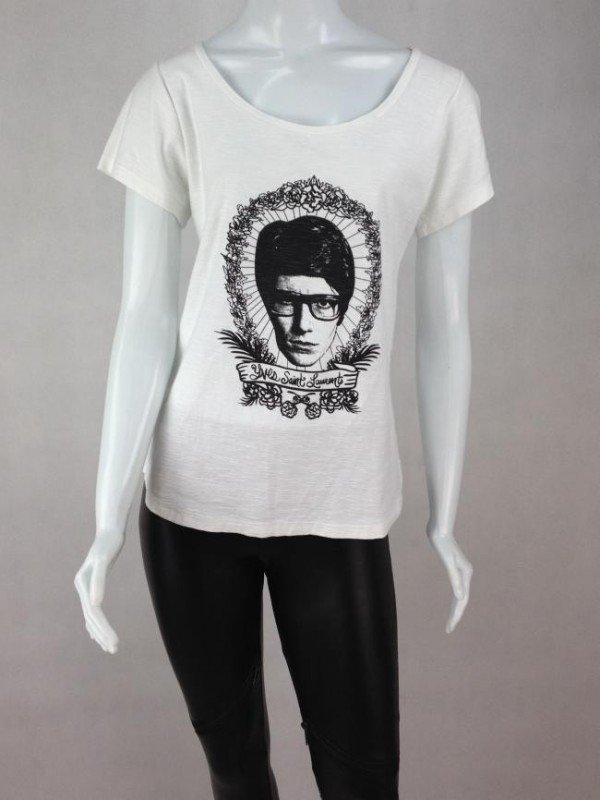 CAMISETA COM YVES SAINT LAURENT