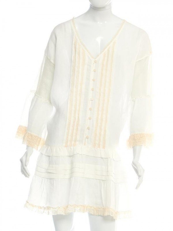 VESTIDO DE LINHO E RENDA