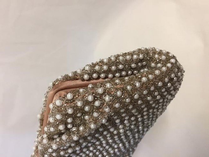 BOLSA SANTI GEMELLI CLUTCH PÉROLAS E CANUTILHOS