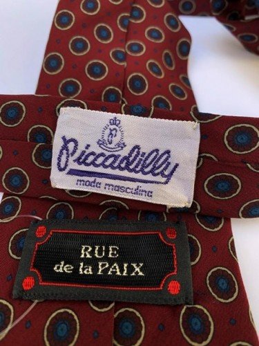 GRAVATA RUE DE LA PAIX