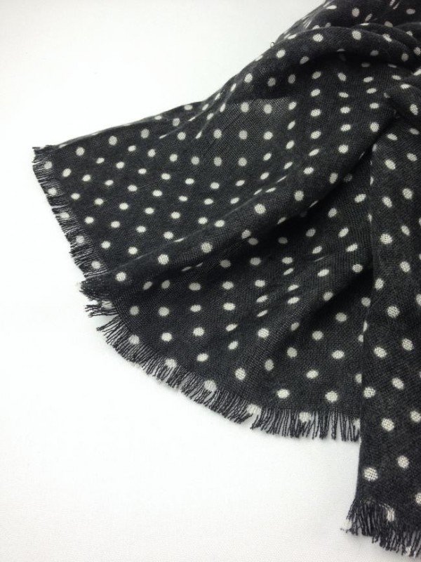 PASHMINA PRETA DE POIS