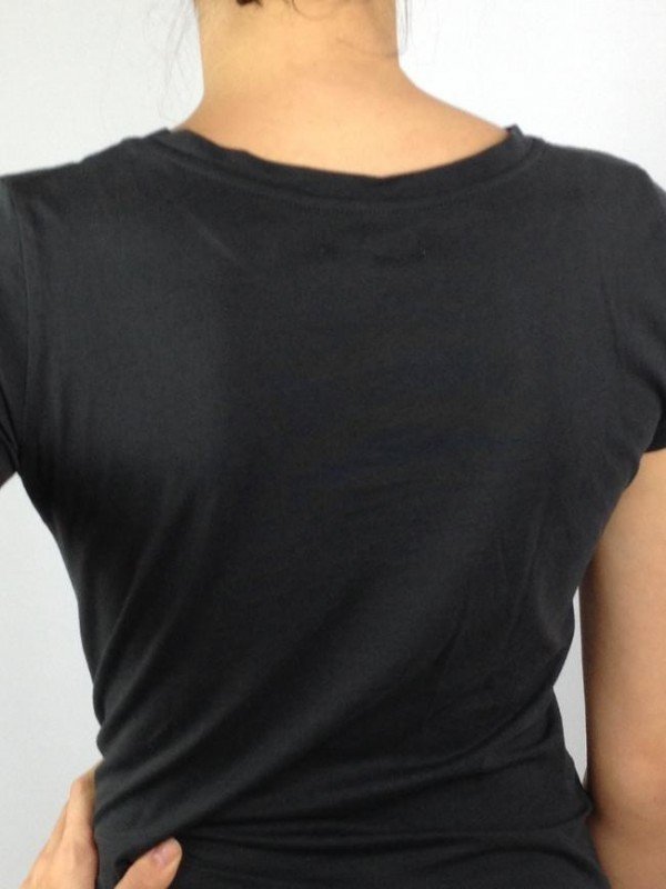 CAMISETA ZARA APLIQUES CAVEIRA